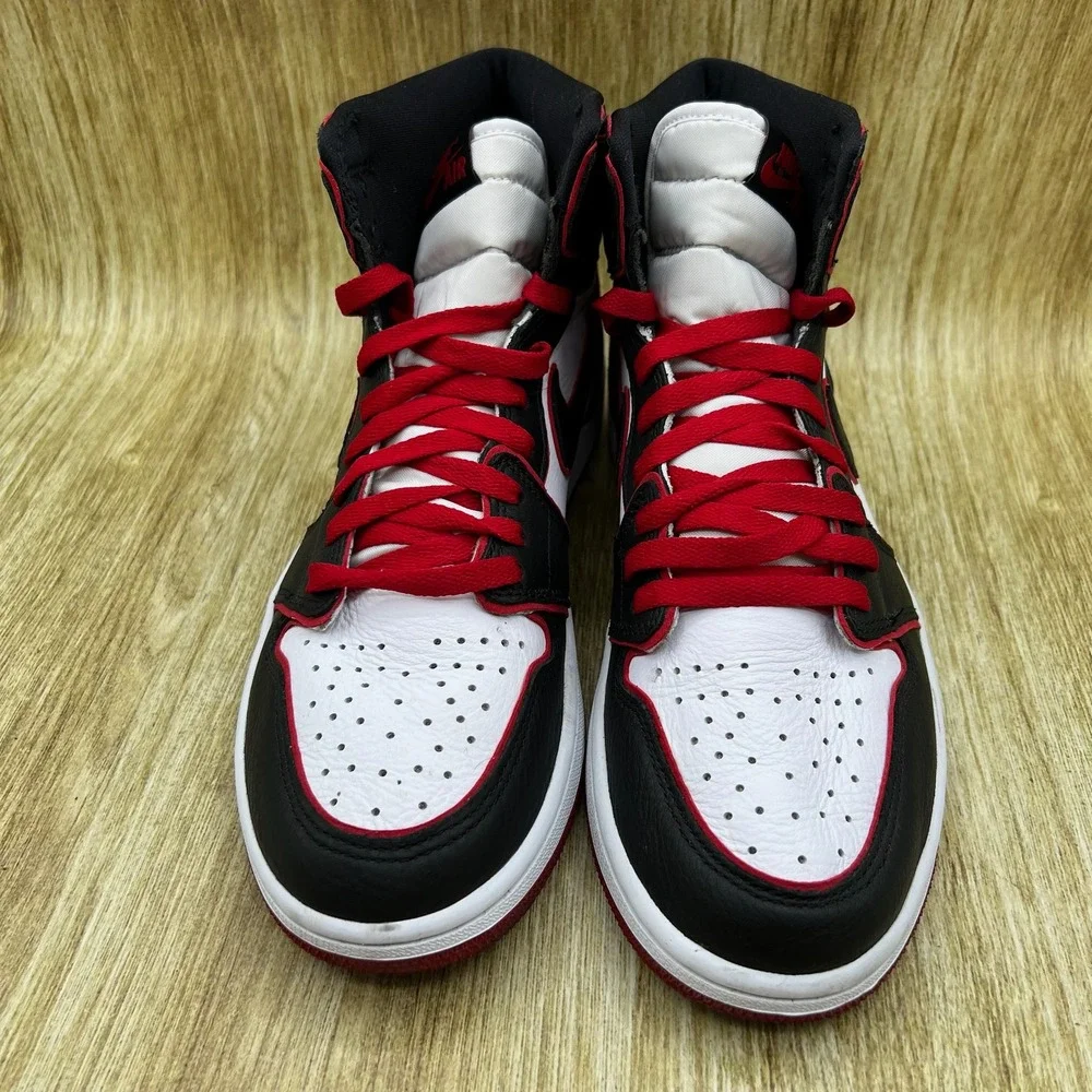Nike Air Jordan 1 Retro High OG Bloodline Men's 9.5 Black White Red 555088-062